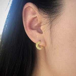 スモールローレルフープピアス(ゴールド仕上げ) Jamber Jewels Small Laurel Hoop Earrings in Gold Finish