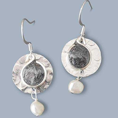 Bettina 手作り軽量メタリック グレー樹脂とパール スモール ディスク ドロップ イヤリング ビーズ Handmade Lightweight Metallic Gray Resin and Pearl Small Disc Drop Earrings Beads by Bettina