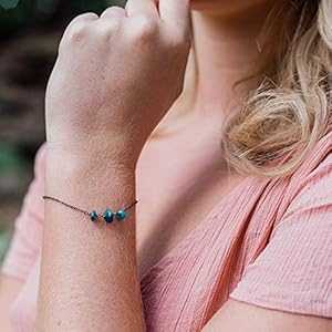 アパタイト ビーズ チェーン クリスタル ブレスレット、ブロンズ - 6 インチ、2 インチの調節可能なエクステンダー付き Apatite beaded chain crystal bracelet in bronze - 6\