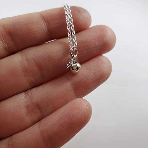 タイニー アップル 惹きつける - スターリングしろがね色 首飾り CY Design Studio Tiny Apple Charm - Sterling Silver Necklace