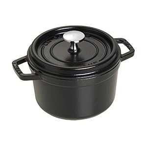 ストウブ 鋳鉄 1.25 クオート ラウンド ココット - 引っ敷き黒いこと、フランス共和国製 Staub Cast Iron 1.25-クォート Round Cocotte - Matte Black, Made インチ France キッチン用品・食器・調理器具-その他