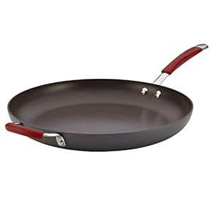 Rachael Ray 87631-T Cucina ハードアルマイトノンスティックスキレット、手つだい手持ち部分付き添い人、14inフライパン、薄墨色/赤いこと Rachael Ray 87631-T Cucina Hard Anodized Nonstick Skillet with Helper Handle, 14 Inch Frying Pan, Gray/Red