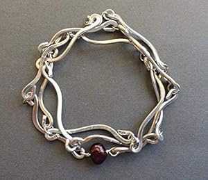 Bettina 手作り軽量シルバートーン クランベリー パール レディース ラップ ブレスレット ビーズ... Handmade Lightweight Silvertone Cranberry Pearl Womens Wrap Bracelet Beads by Bettina ...