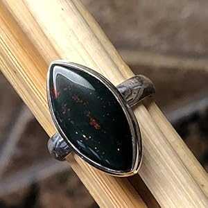 天然ブラッドストーン、ヘリオトロープ 925 ソリッド スターリング シルバー リング サイズ 6.5 Natural Rocks by Kala Natural Bloodstone, Heliotrope 925 Solid Sterling Silver Ring Size 6.5