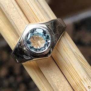ナチュラル 2ct スイス ブルー トパーズ 925 ソリッド スターリング シルバー リング サイズ 7.5 Natural Rocks by Kala Natural 2ct Swiss Blue Topaz 925 Solid Sterling Silver Ring Size 7.5