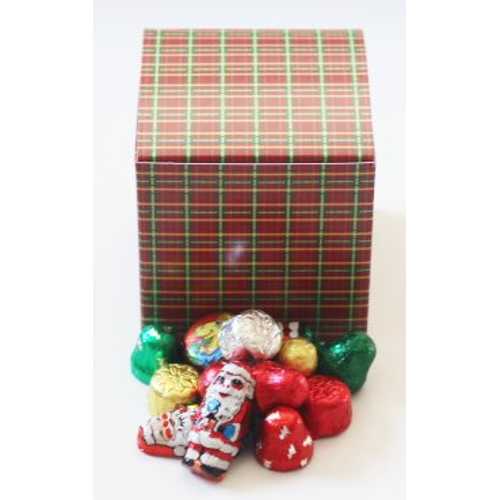 Scott's Cakes クリスマス ホイル包みチョコレート デラックス ミックス 1ポンドの正方形チェック柄ボックス入り Scott's Cakes Christmas Foil Wrapped Chocolate Deluxe Mix in a 1 Pound Square Plaid Box