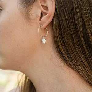 925 スターリングシルバーの生の淡水パール クリスタル フープ イヤリング - 6 月の誕生石 Luna Tide Raw freshwater pearl crystal hoop earrings in 925 sterling silver - June birthstone
