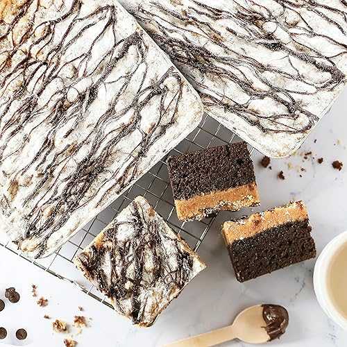 Broadway Basketeers Double Chocolate Crumb Cake with Chocolate Drizzle (2-PACK) 8x8インチ Moist Chocolate Crumb Cakes for Parties, Housewarming, Birthday, Sympathy, or Any Occasion