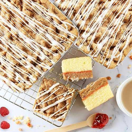 Broadway Basketeers Raspberry Crumb Cake with Vanilla Drizzle (2-PACK) 8x8インチ Moist Raspberry Crumb Cakes for Parties, Housewarming, Birthday, Sympathy, or Any Occasion