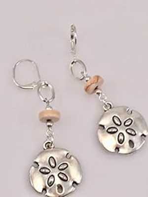 ホワイトターコイズとピューターサンドのダラーイヤリング Ear-Resistables White Turquoise and Pewter Sand Dollar Earrings