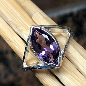 ナチュラル 2ct パープル アメジスト 925 ソリッド スターリング シルバー リング サイズ 6、7、8、9 Natural Rocks by Kala Natural 2ct Purple Amethyst 925 Solid Sterling Silver Ring Size 6, 7, 8, 9