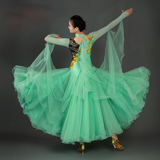 社交ダンスドレス ダンス衣装 スタンダードドレス 豪華 ドレス 社交ダンス 刺繍 長袖 ラウンドネック ライトグリーン 袖あり ダンスドレス 衣装  透け感
