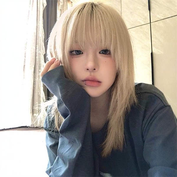 ウィッグ ミディアムへア ストレート ゴールド 金髪 前髪あり フルウィッグ 可愛い コスレ ロリータ ゴスロリ 原宿 レディース コスチューム 仮装 大人 おしゃれ 普段使い 日常使い イベント 学園祭 演劇 舞台 学芸会 文化祭 ハロウィングローリーパーク