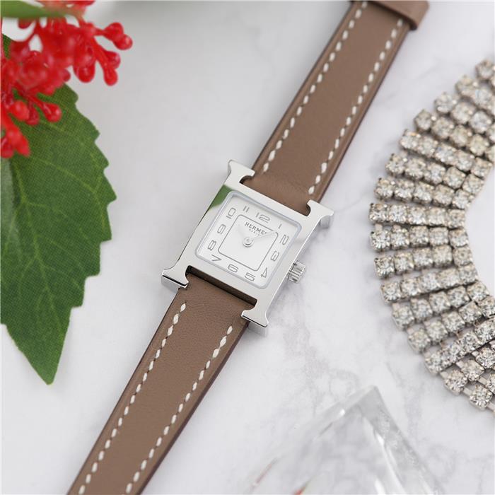 【60回払いまで金利0%】エルメス Hウォッチ ミニ 21mm エトゥープ シルバー HH1.110.227 付属品完品【未使用品】 HERMES 未使用品レディース 腕時計 送料無料｜GMT