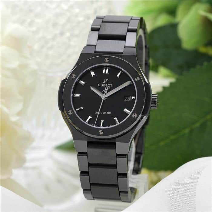 【60回払いまで金利0%】ウブロ クラシック フュージョン ブラックマジック ブレスレット 33mm 585.CM.1470.CM 付属品完品 HUBLOT 新品レディース 腕時計 送料無料|GMT