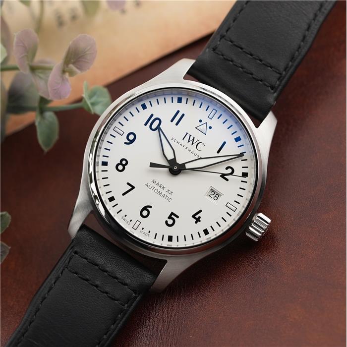 楽天市場】IWC パイロットウォッチ マーク XX IW328203 ブルー文字盤