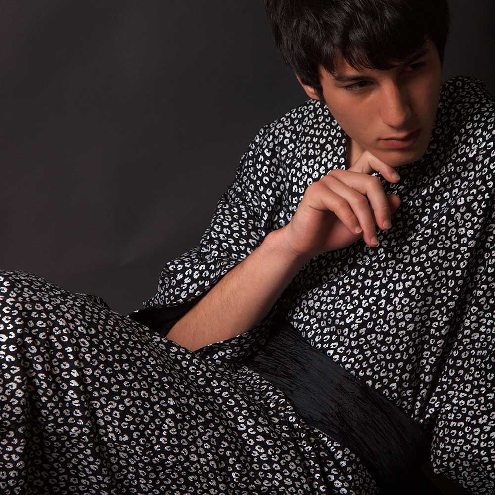 送料無料 浴衣 メンズ浴衣4点セット 浴衣 帯 下駄 腰紐 夏祭り 日本製高級生地 男性用お仕立て上がり浴衣4点セット 浴衣セット 和服 和服 和装 おしゃれ 夏祭り 大人 父の日 プレゼント きもの市場あんのん 送料無料 ブランド浴衣 Ummm