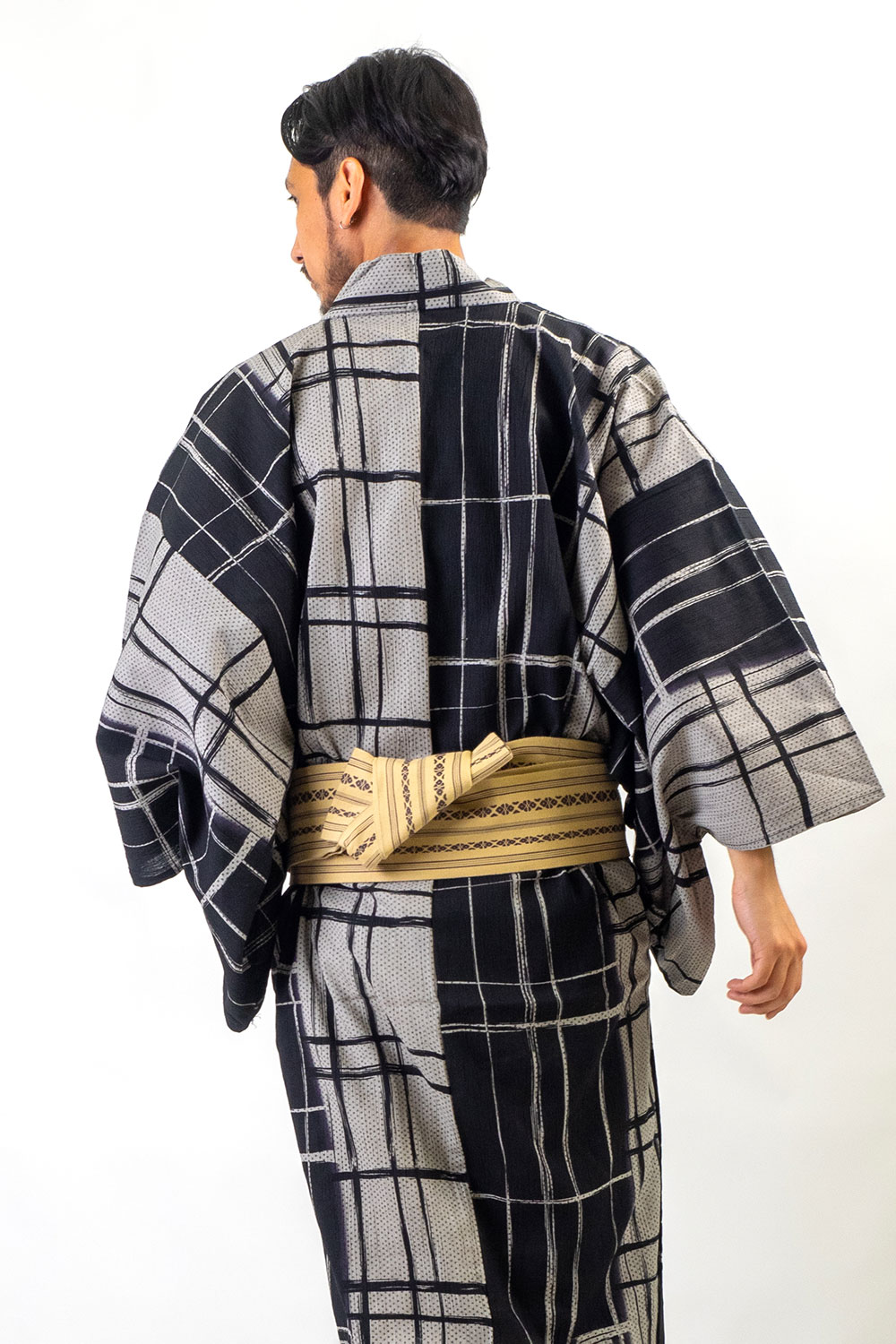 捧呈 送料無料 浴衣 メンズ浴衣4点セット 浴衣 帯 下駄 腰紐 高級綿麻 Ummm 綿麻 白 紺 男性用お仕立て上がり浴衣4点セット 和服 和装 おしゃれ 夏祭り 大人 父の日 プレゼント Dbis In