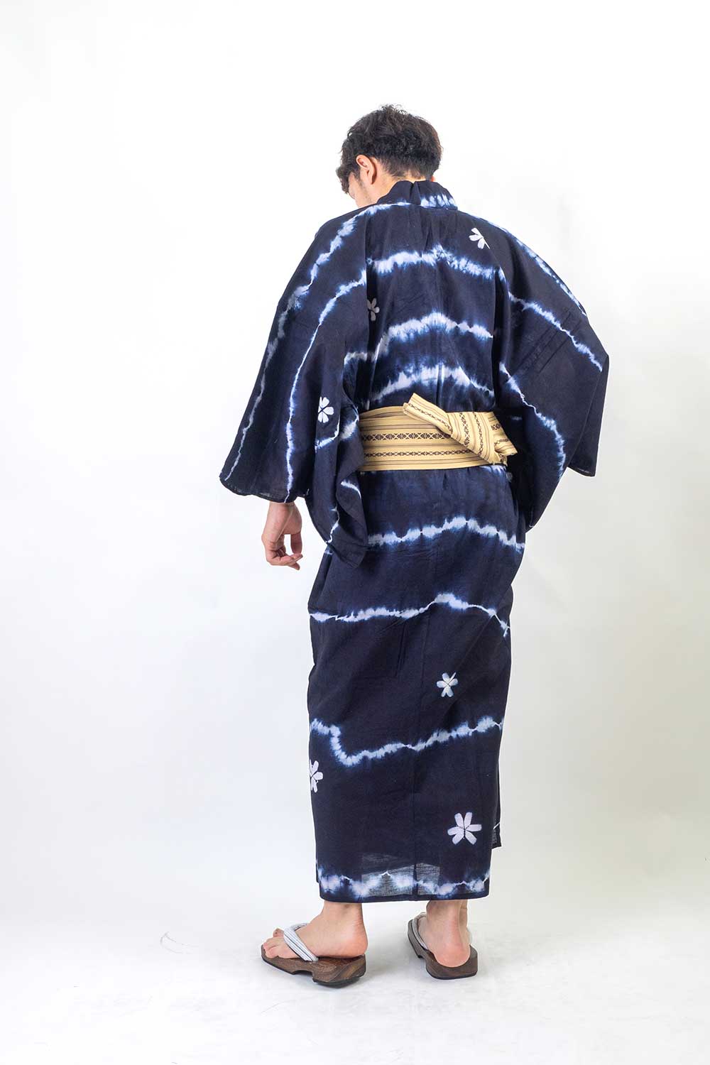 送料無料 浴衣 帯 下駄 腰紐 和装 優華壇 バッグ 絵羽絞り浴衣 メンズ浴衣 男性用お仕立て上がり浴衣4点セット 京絞り 伝統工芸士 重野和夫 作 七五三 国産生地使用 絵羽柄 和服 和装 おしゃれ 夏祭り 大人 父の日 プレゼント きもの市場あんのん 最