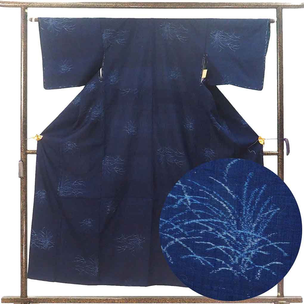【中古】紬 リサイクル着物 身丈154cm 裄63cm 前幅24cm 後幅29cm 袖丈42cm 袖幅33cm レディース 袷 植物 裄Mサイズ 秋冬春用 正絹（シルク）ネイビー 未使用品 リメイク リユース