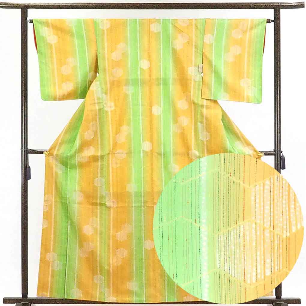 【中古】紬 リサイクル着物 身丈162cm 裄64cm 前幅22.5cm 後幅28.5cm 袖丈49cm 正絹（シルク） レディース 袷仕立 秋冬春用 緑地 裄Mサイズ 美品 リユース｜リサイクル着物 呉服のきくや
