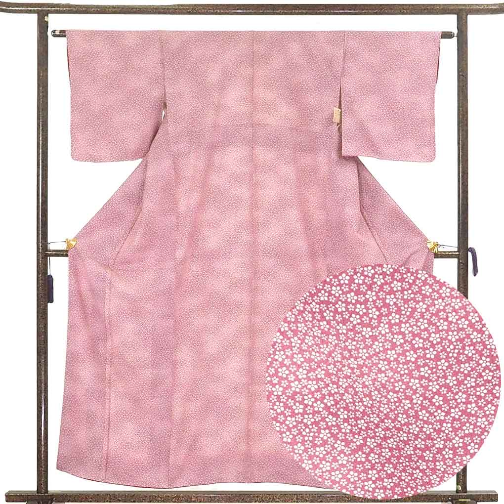 【中古】小紋 リサイクル着物 身丈156cm 裄62cm 前幅24cm 後幅28cm 袖丈45cm 正絹（シルク） レディース 袷仕立 秋冬春用 ピンク地 裄Sサイズ 未使用品 リユース