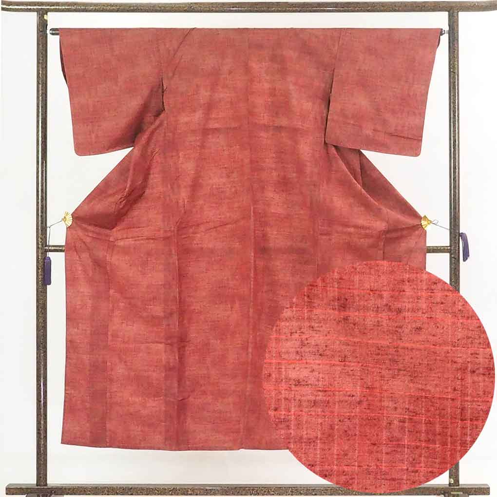 【中古】紬 リサイクル着物 身丈150cm 裄65cm 前幅24cm 後幅31cm 袖丈46cm 正絹（シルク） レディース 単衣 初夏・初秋用 赤地 裄Mサイズ 美品 リユース