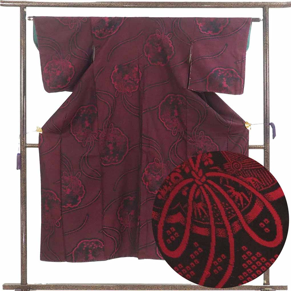 【中古】御召し リサイクル着物 身丈149cm 裄64cm 前幅24cm 後幅29cm 袖丈49cm 袖幅32cm レディース 袷 鹿の子 裄Mサイズ 秋冬春用 正絹（シルク）ブラック 未使用品 リメイク リユース