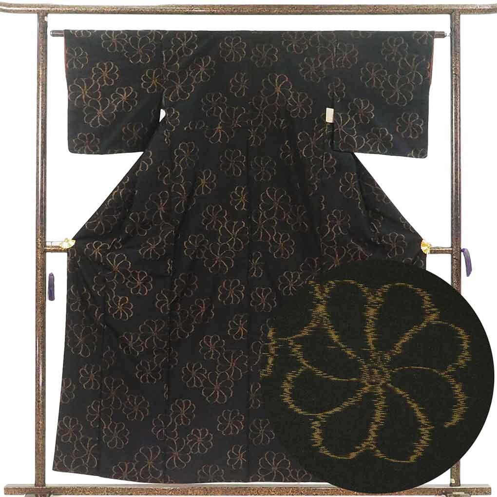 【中古】紬 リサイクル着物 身丈158cm 裄63cm 前幅22.5cm 後幅28cm 袖丈45cm 袖幅32.5cm レディース 袷 ねじり梅 裄Mサイズ 秋冬春用 正絹（シルク）ブラック やや難 リメイク リユース