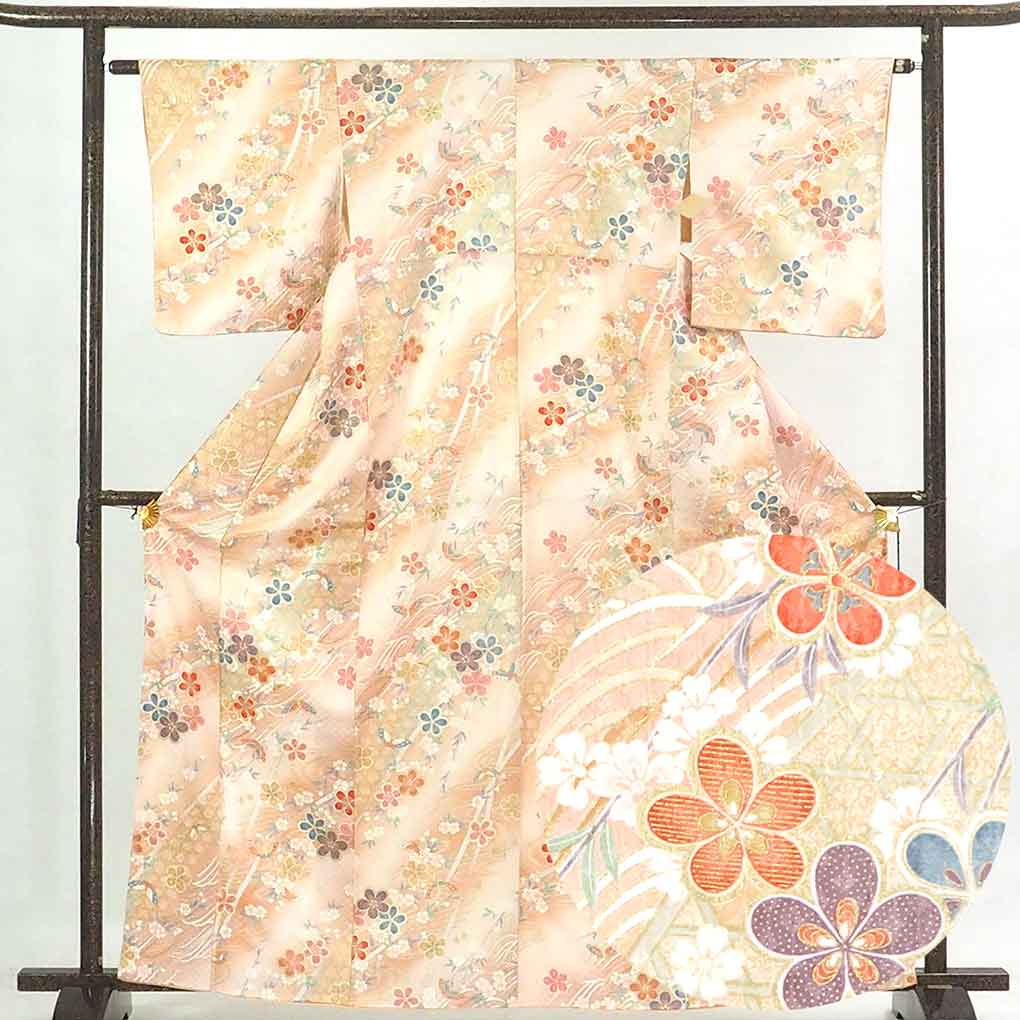 【中古】小紋 リサイクル着物 身丈165cm 裄63cm 前幅23.5cm 後幅28cm 袖丈49cm 正絹（シルク） レディース 袷仕立 秋冬春用 ピンク地 裄Mサイズ トールサイズ 美品 リユース