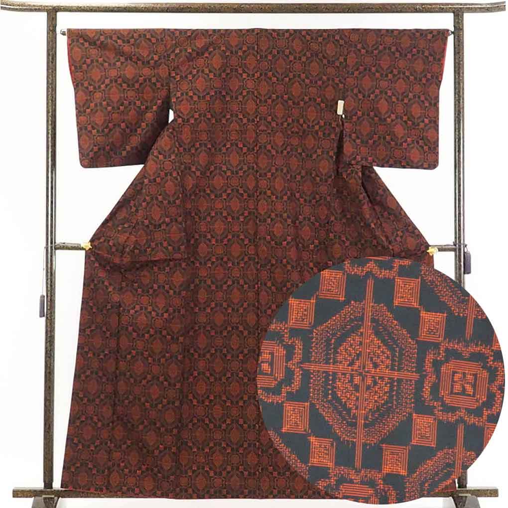 【中古】紬 リサイクル着物 身丈163cm 裄65cm 前幅23cm 後幅28cm 袖丈50cm 正絹（シルク） レディース 袷仕立 秋冬春用 黒地 裄Mサイズ トールサイズ 美品 リユース｜リサイクル着物 呉服のきくや