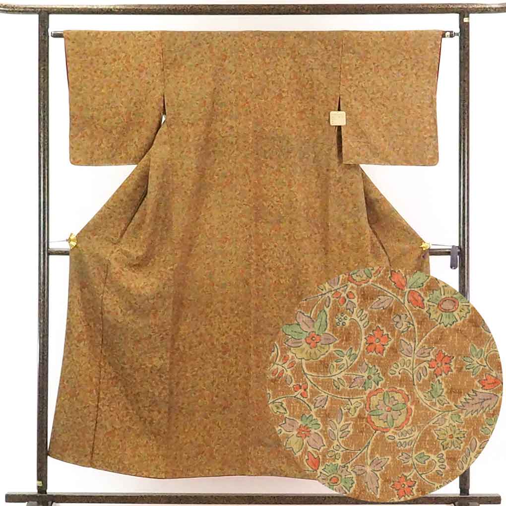 【中古】小紋 リサイクル着物 身丈155cm 裄63cm 前幅25cm 後幅29cm 袖丈47cm 正絹（シルク） レディース 袷仕立 秋冬春用 茶色 裄Mサイズ 美品 リユース