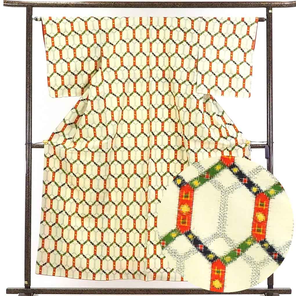【中古】紬 リサイクル着物 身丈157cm 裄62cm 前幅23cm 後幅29.5cm 袖丈49cm 正絹（シルク） レディース 袷仕立 秋冬春用 黄色地 裄Sサイズ 未使用品 リユース｜リサイクル着物 呉服のきくや