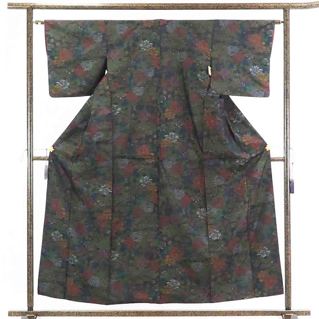 【中古】紬 リサイクル着物 身丈158cm 裄63cm 前幅25cm 後幅28cm 袖丈45cm 正絹（シルク） レディース 袷仕立 秋冬春用 黒地 裄Mサイズ 美品 リユース 5,005円