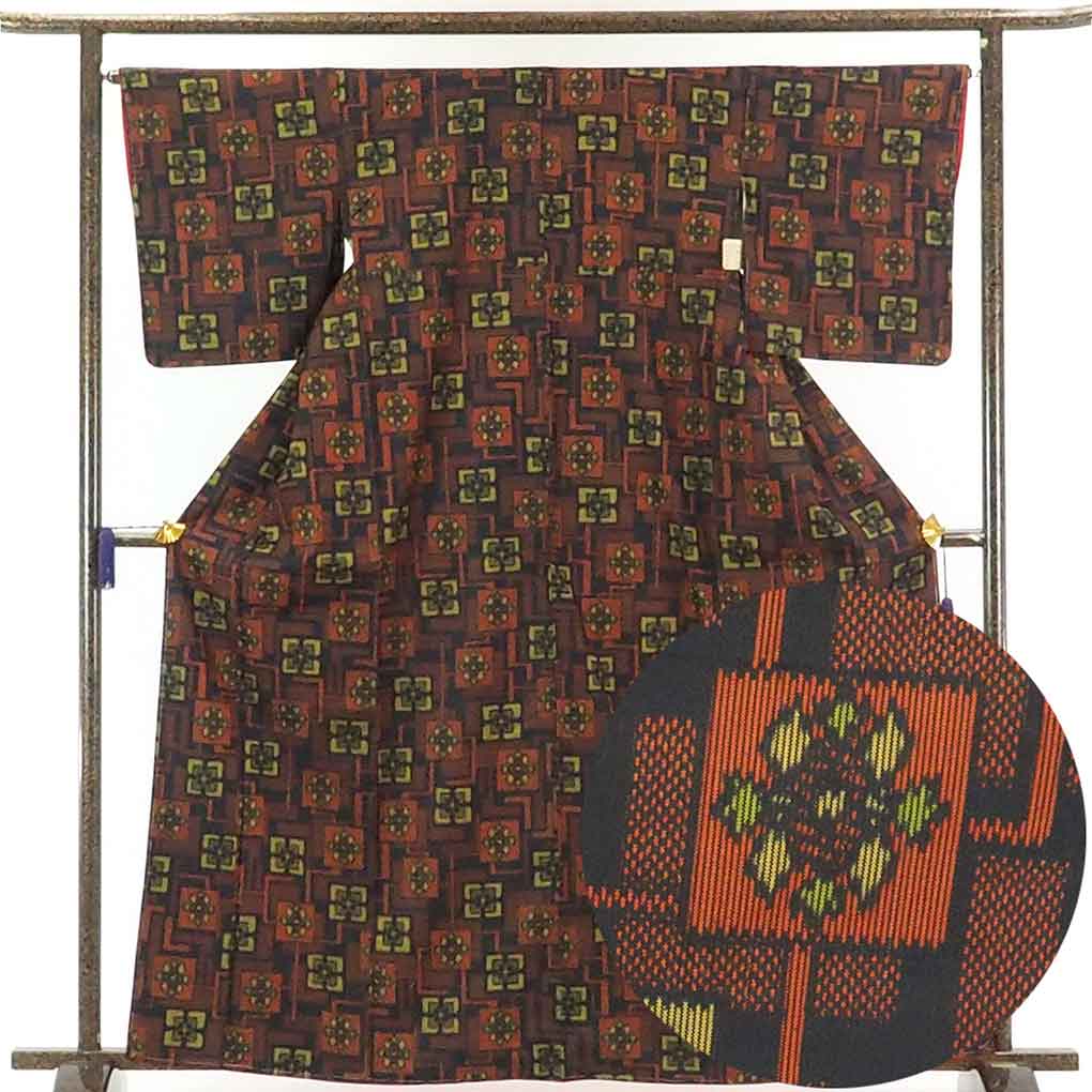 【中古】紬 リサイクル着物 身丈164cm 裄65cm 前幅22.5cm 後幅30cm 袖丈49cm 正絹（シルク） レディース 袷仕立 秋冬春用 黒地 裄Mサイズ トールサイズ 未使用品 リユース