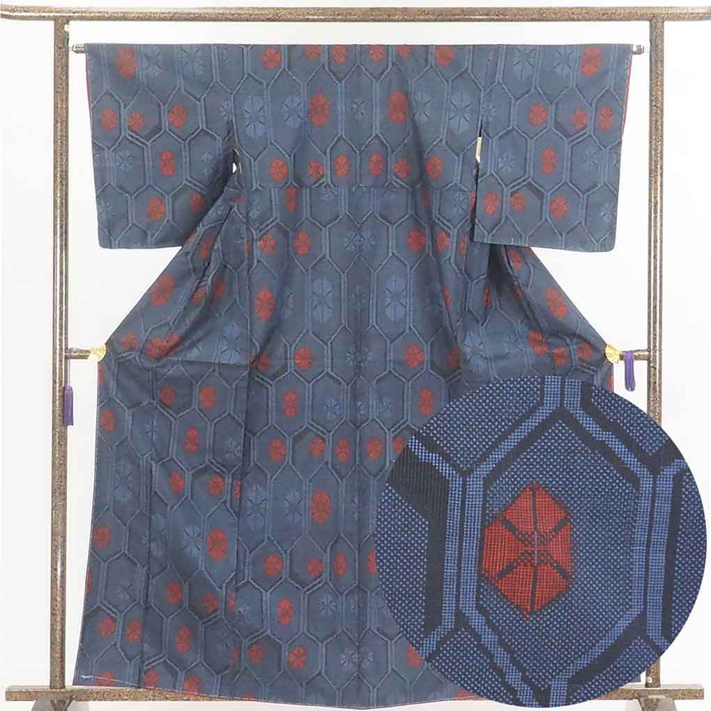 【中古】紬 リサイクル着物 身丈163cm 裄64cm 前幅23cm 後幅29.5cm 袖丈51cm 正絹（シルク） レディース 袷仕立 秋冬春用 黒地 裄Mサイズ 未使用品 リユース 7,128円