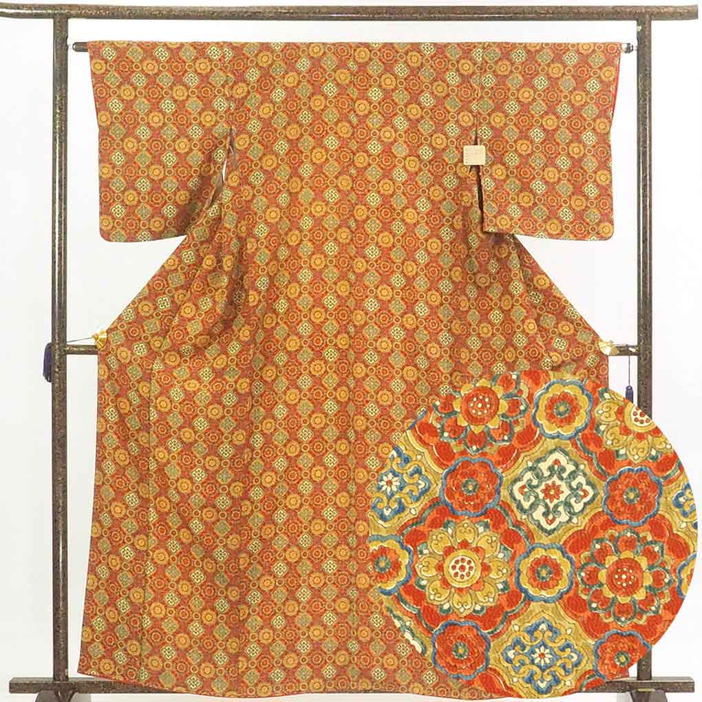 【中古】小紋 リサイクル着物 身丈161cm 裄64cm 前幅24cm 後幅28cm 袖丈49cm 正絹（シルク） レディース 袷仕立 秋冬春用 赤地 裄Mサイズ 未使用品 リユース