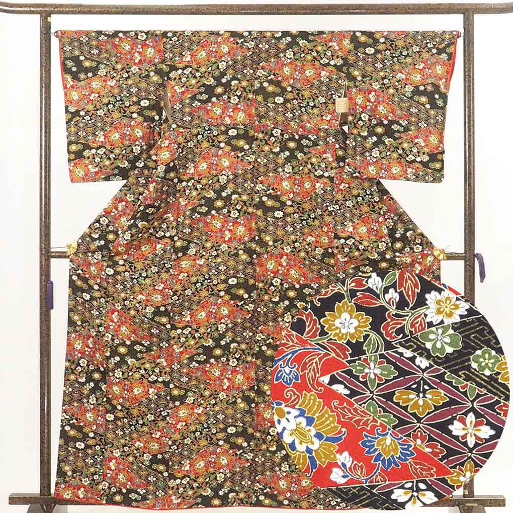 【中古】小紋 リサイクル着物 身丈164cm 裄65cm 前幅23cm 後幅28cm 袖丈52cm 正絹(シルク) レディース 袷仕立 秋冬春用 黒地 裄Mサイズ トールサイズ 美品 リユース
