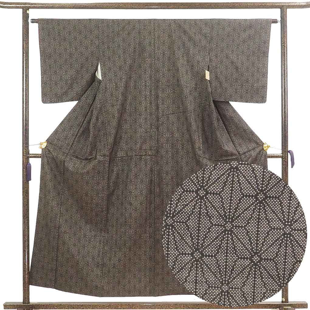 【中古】紬 リサイクル着物 身丈155cm 裄丈63cm 前幅26cm 後幅29.5cm 袖丈47cm 袖幅32cm レディース 袷 麻の葉 裄Mサイズ 秋冬春用 正絹（シルク）ブラウン やや難 大島紬 リメイク リユース