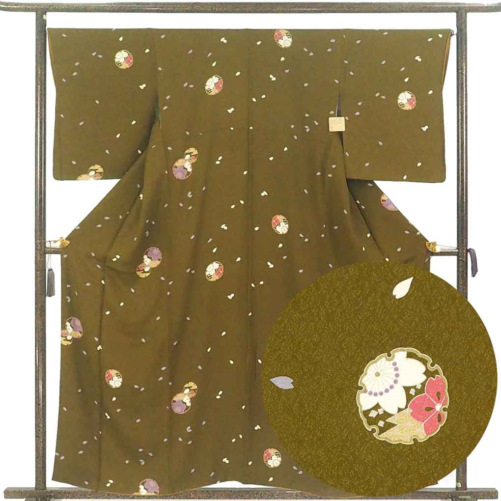 【中古】小紋 リサイクル着物 身丈158cm 裄66cm 前幅25cm 後幅28cm 袖丈52cm 袖幅34cm レディース 袷 雪輪 裄長 裄M-Lサイズ 秋冬春用 正絹(シルク)ブラウン 美品 リメイク リユース