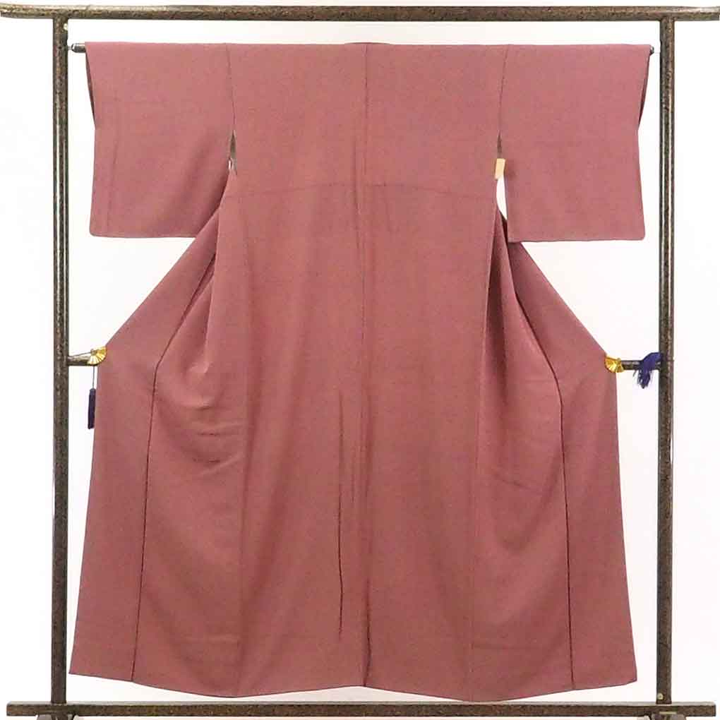 【中古】色無地 リサイクル着物 身丈156cm 裄64cm 前幅24.5cm 後幅30cm 袖丈47cm 正絹（シルク） レディース 袷仕立 無地 秋冬春用 紫地 裄Mサイズ 美品 リユース｜リサイクル着物 呉服のきくや