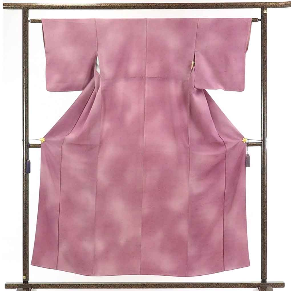【中古】色無地 リサイクル着物 身丈156cm 裄61cm 前幅22.5cm 後幅28cm 袖丈45cm 正絹（シルク） レディース 袷仕立 無地 秋冬春用 紫地 裄Sサイズ 美品 リユース