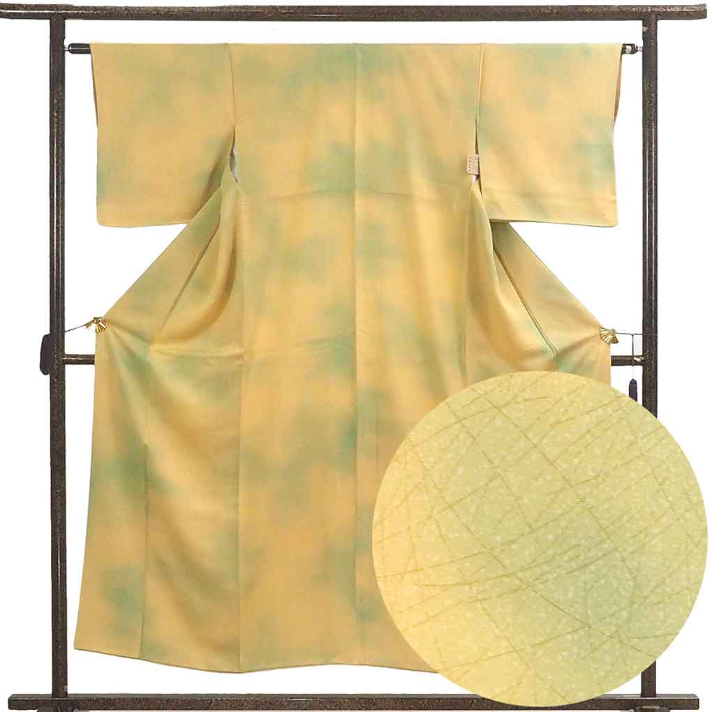 【中古】小紋 リサイクル着物 身丈152cm 裄丈63cm 前幅24cm 後幅29cm 袖丈44cm 袖幅32cm レディース 袷 ぼかし 裄Mサイズ 秋冬春用 正絹（シルク）イエロー やや難 リメイク リユース