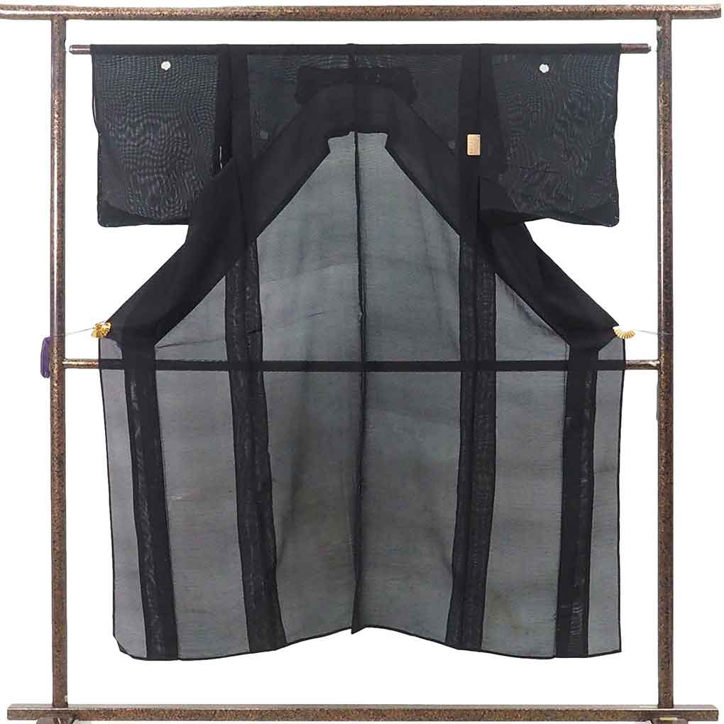 【中古】喪服（黒紋付） リサイクル着物 身丈150cm 裄丈62cm 前幅23cm 後幅30cm 袖丈46cm 袖幅32cm レディース 無地 裄Sサイズ 夏用 正絹（シルク）ブラック やや難 リメイク リユース