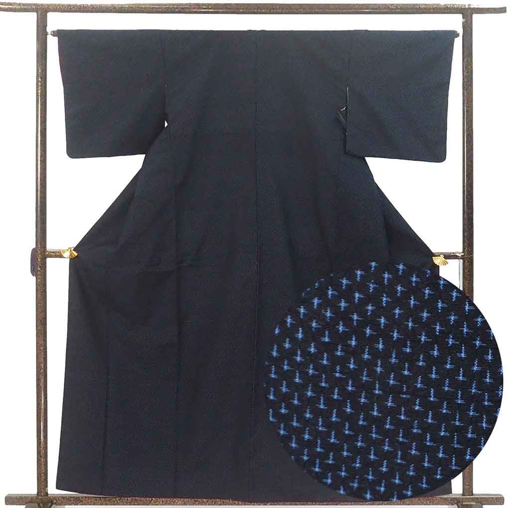 【中古】紬 リサイクル着物 身丈160cm 裄65cm 前幅24cm 後幅29cm 袖丈45cm 袖幅33cm レディース 袷 絣模様 裄Mサイズ 秋冬春用 正絹（シルク）ネイビー 美品 リメイク リユース