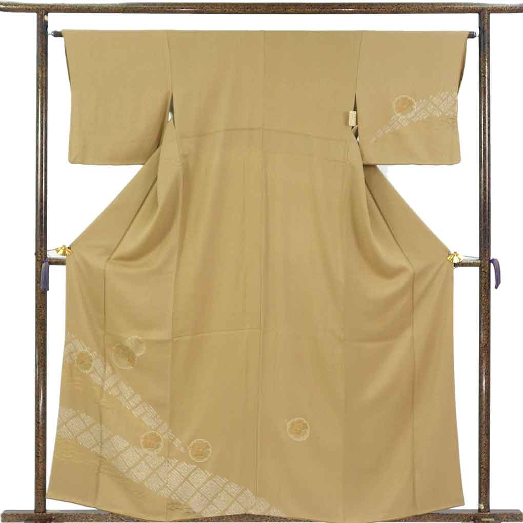 【中古】付下 リサイクル着物 身丈161cm 裄65cm 前幅24cm 後幅29cm 袖丈45cm 袖幅32cm レディース 袷 雪輪 裄Mサイズ 秋冬春用 正絹（シルク）ブラウン 美品 リメイク リユース｜リサイクル着物 呉服のきくや