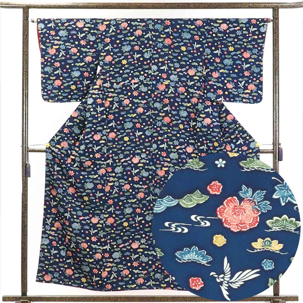 【中古】小紋 リサイクル着物 身丈157cm 裄64cm 前幅23cm 後幅28cm 袖丈49cm 正絹（シルク） レディース 袷仕立 秋冬春用 紺地 裄Mサイズ 未使用品 リユース