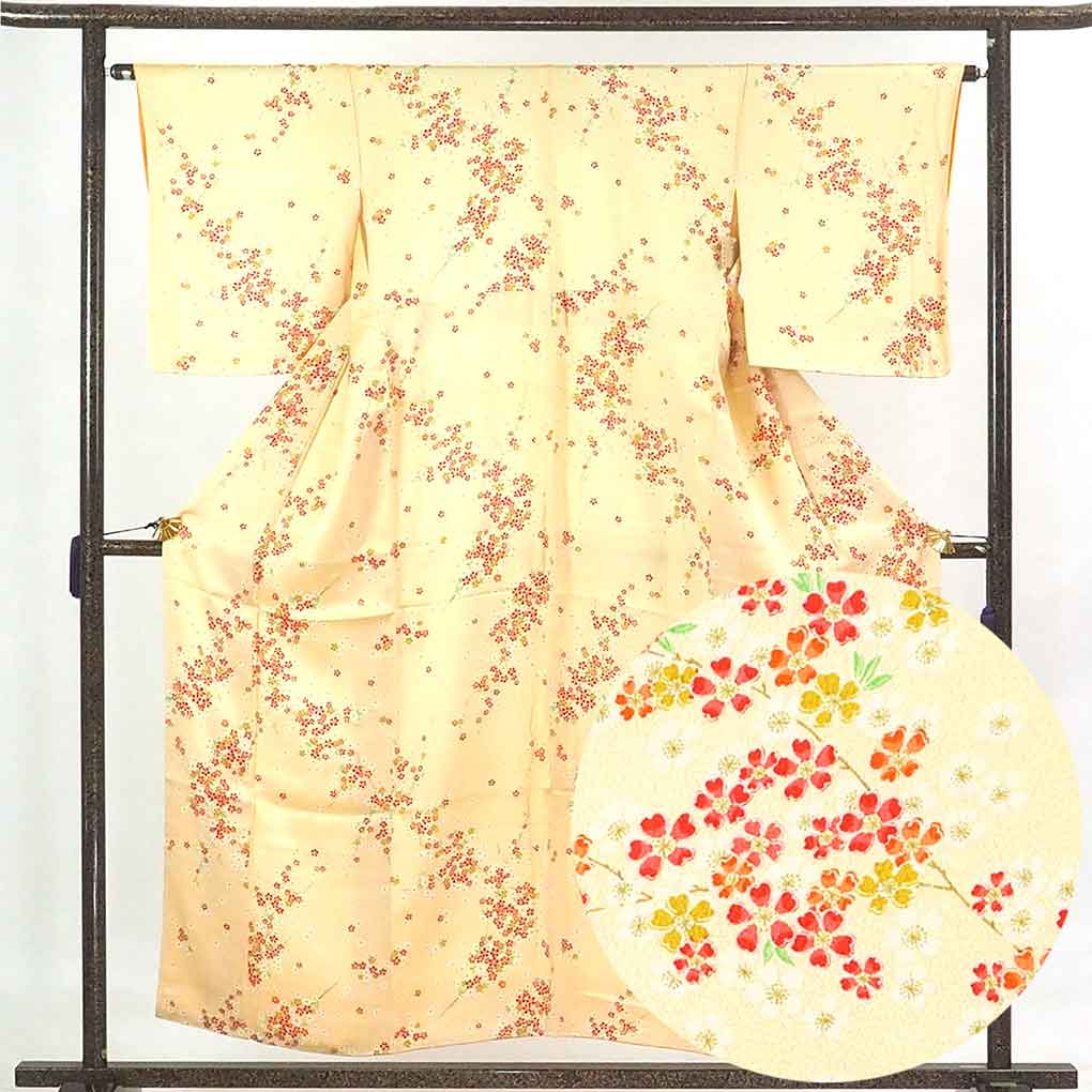 【中古】小紋 リサイクル着物 身丈155cm 裄64cm 前幅23cm 後幅28cm 袖丈49cm 正絹(シルク) レディース 袷仕立 秋冬春用 黄色地 裄Mサイズ 未使用品 リユース