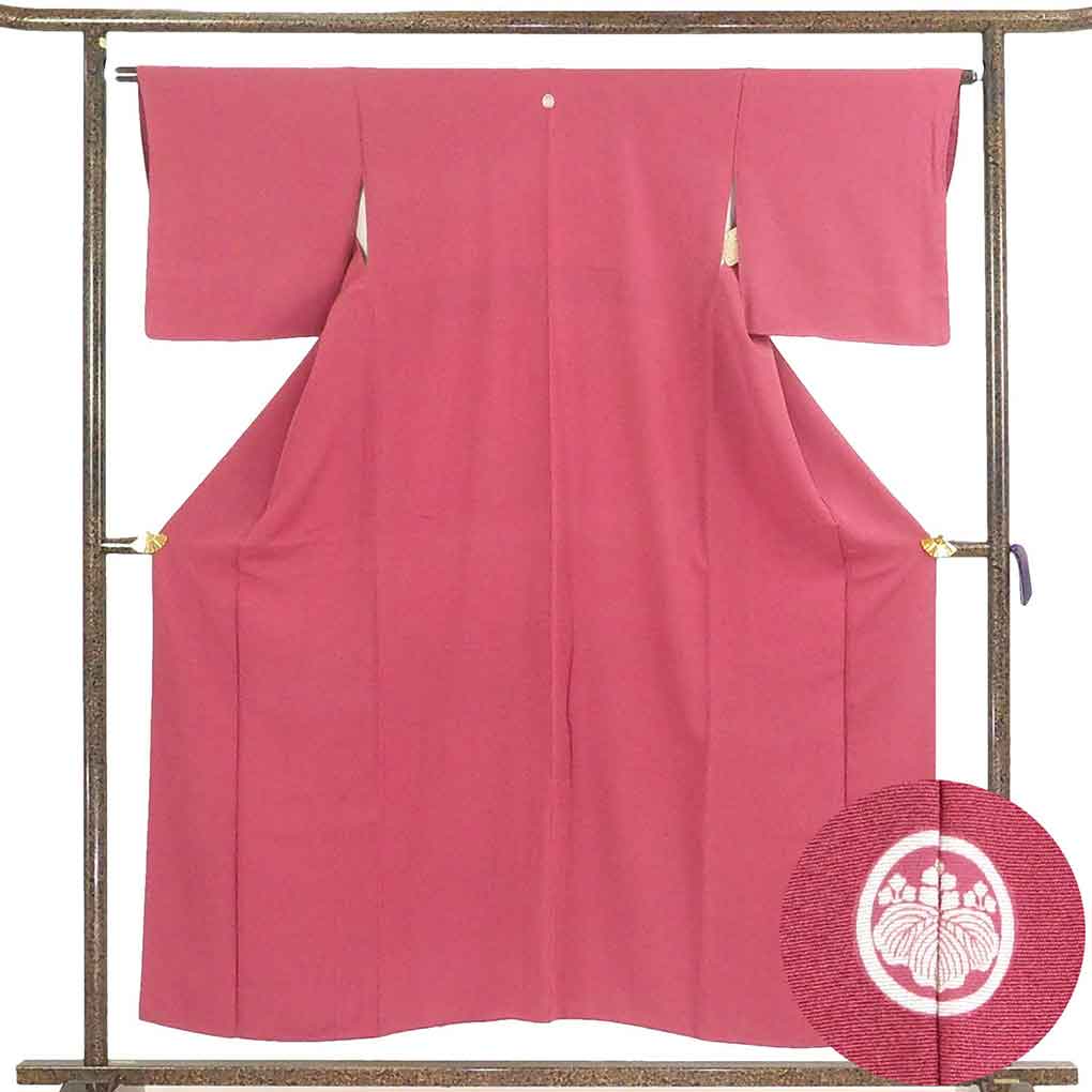 【中古】色無地 リサイクル着物 身丈153cm 裄64cm 前幅22.5cm 後幅29cm 袖丈45cm 袖幅33cm レディース 袷 無地 裄Mサイズ 秋冬春用 正絹（シルク）赤地 美品 リメイク リユース