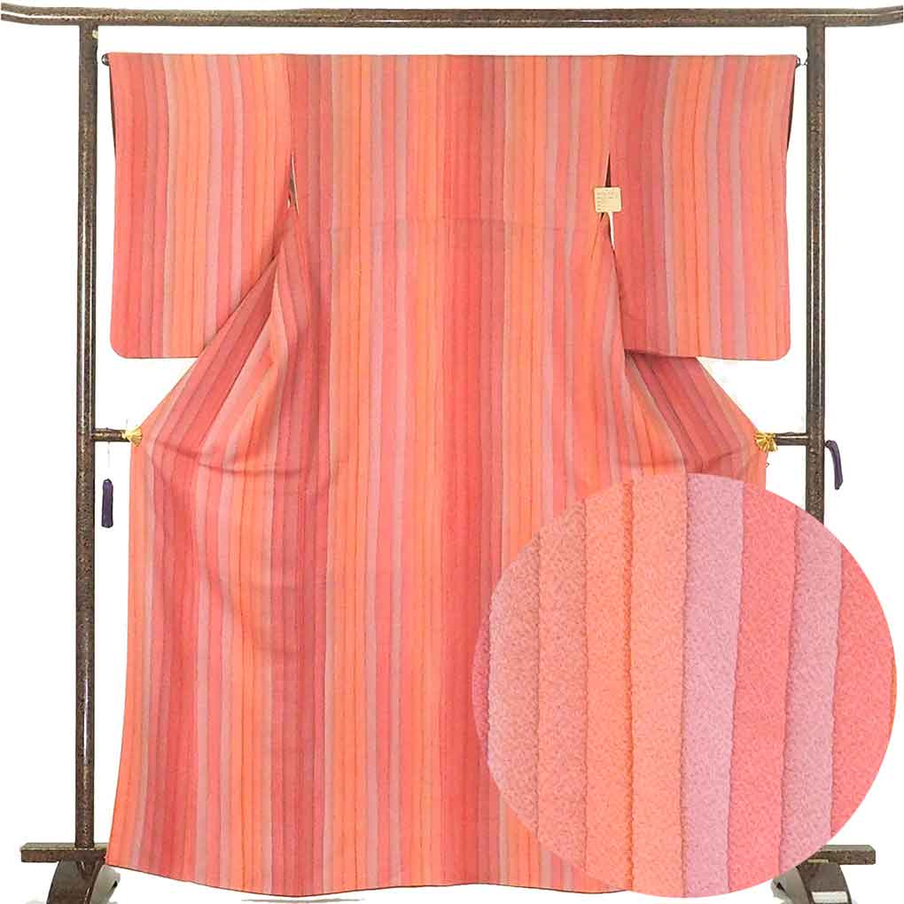 【中古】小紋 リサイクル着物 身丈166cm 裄66cm 前幅23cm 後幅28cm 袖丈60cm 正絹（シルク） レディース 袷仕立 縞 秋冬春用 ピンク地 裄Mサイズ トールサイズ 美品 リユース 7,326円